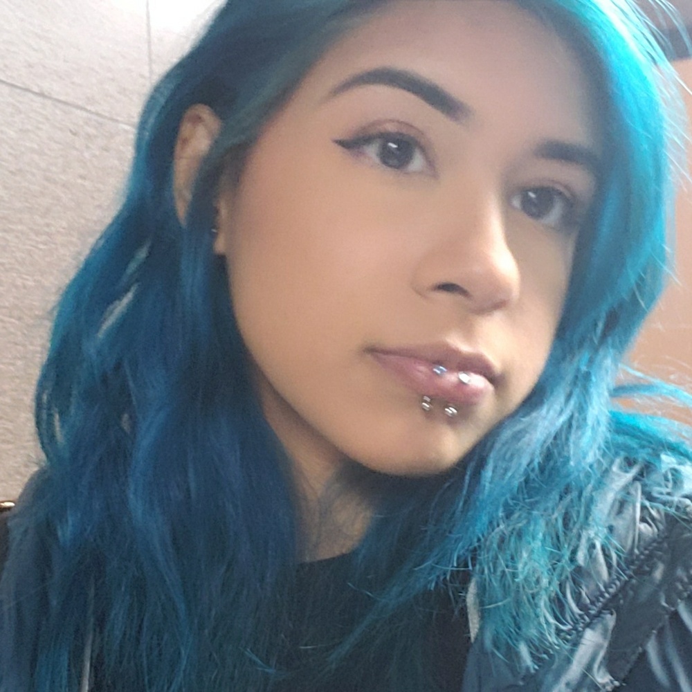 Meet your Posher, Adriana